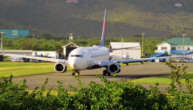 Boeing 737-900 (N815DN)