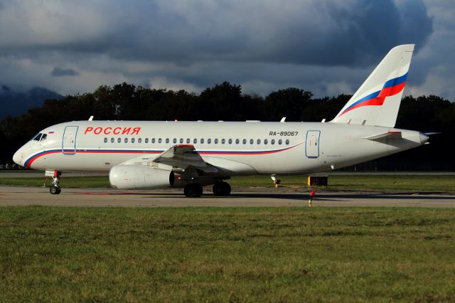 Sukhoi Superjet 100 (RA-89067)