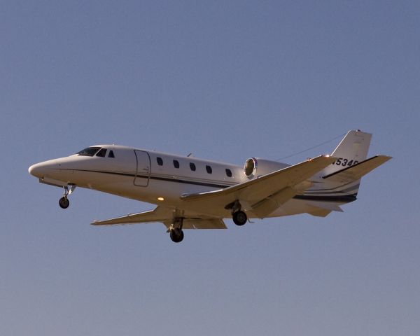 Cessna Citation Excel/XLS (N534CC) - Afternoon arrival, runway 18L, Charlotte, North Carolina, USA