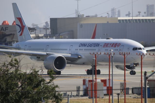 BOEING 777-300ER (B-7347)