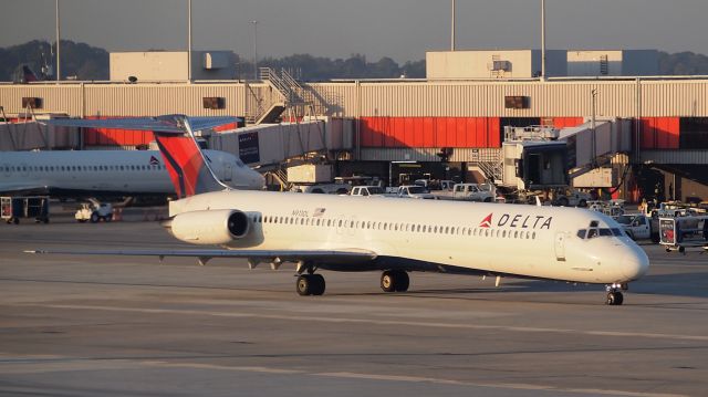 McDonnell Douglas MD-88 (N913DL)