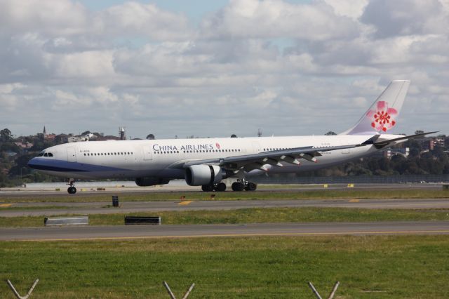 Airbus A330-300 (B-18316) - JUST LANDED