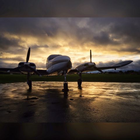 Cessna 310 (N6832Y)