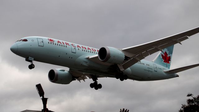 C-GHPY — - Toronto Pearson International Airport April 10, 2015