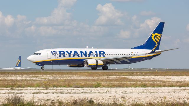 Boeing 737-700 (EI-EVK)