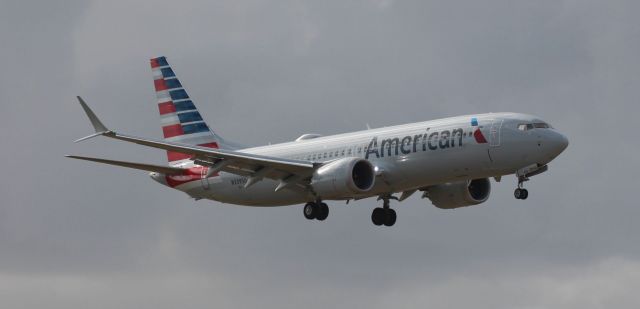 Boeing 737 MAX 8 (N339SU) - Landing at Miami International on the afternoon of the 2nd of April, 2021.