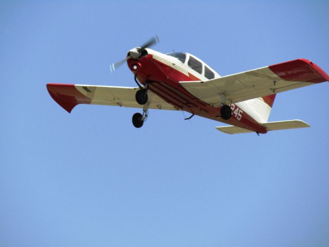 Piper Cherokee (N44245) - Taking off RWY 26L