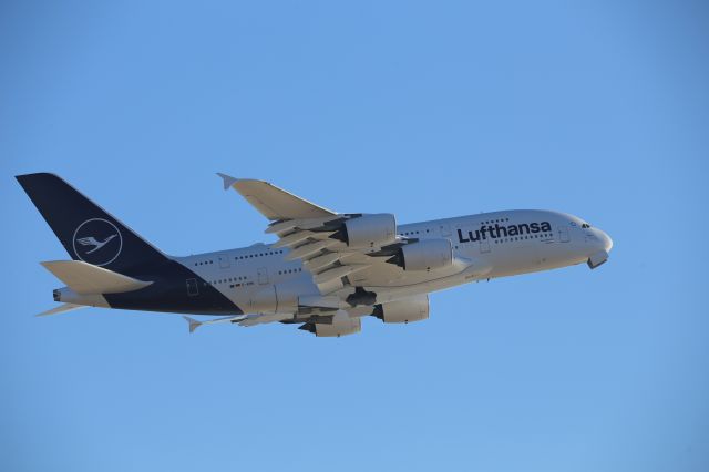 Airbus A380-800 (D-AIMK)