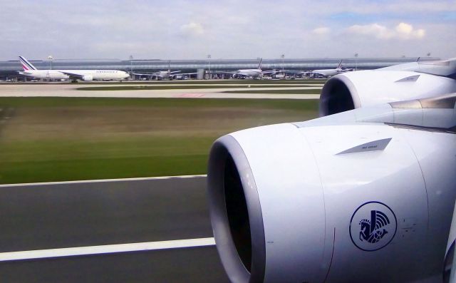 Airbus A380-800 —