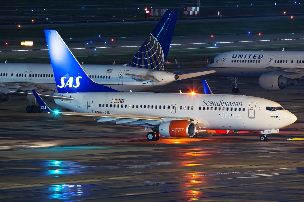 Boeing 737-700 (HB-JJA) - SAS952 departing back for Stavanger.