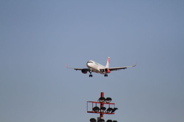 Airbus A320 (XA-VAW) - FINAL APPROACH 27 MMTJ