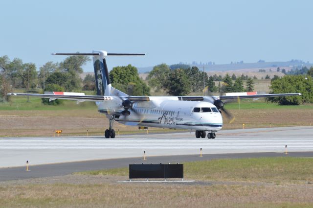 de Havilland Dash 8-400 (N419QX)