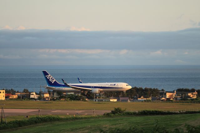 BOEING 767-300 (JA623A) - June 27, 2025:HND-HKD.