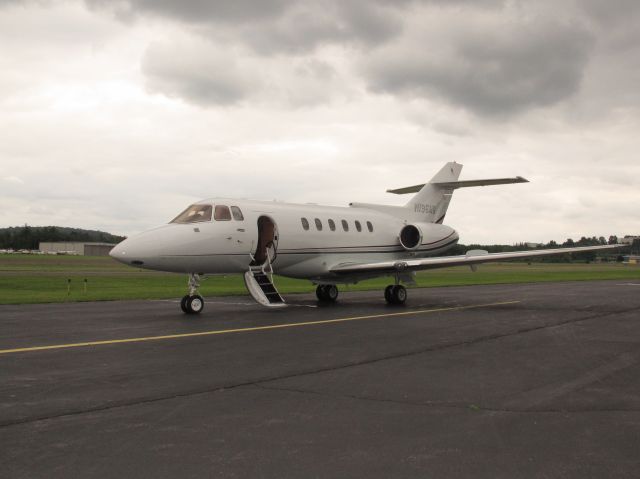 Hawker 800 (N196MG) - A very nice business jet with a stand up cabin.