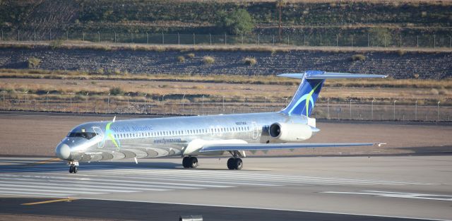 McDonnell Douglas MD-83 (N801WA)