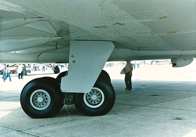 VICKERS VC-10 (SUW146) - Main landing gear of a British Air Force VC-10 on display at a NAS New Orleans Air Show