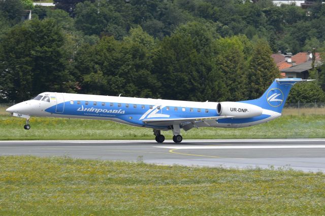 Embraer ERJ-145 (UR-DNP)