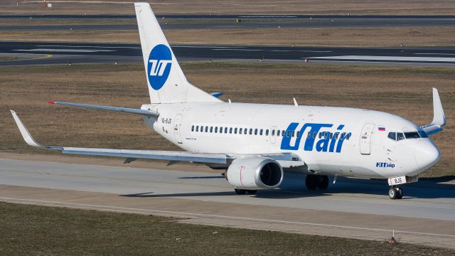 Boeing 737-500 (VQ-BJS)