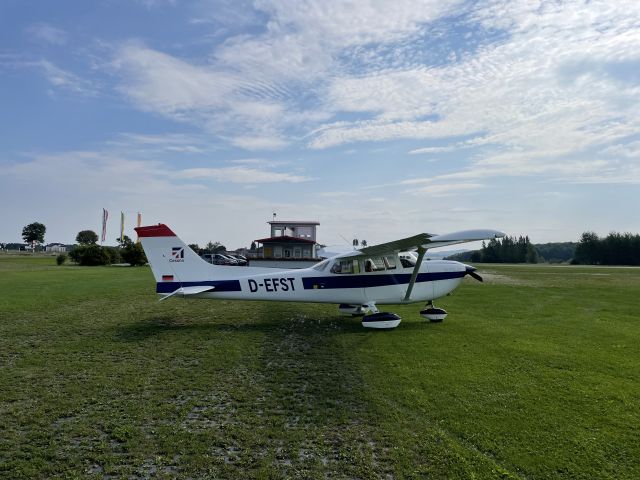 Cessna Skyhawk (D-EFST)