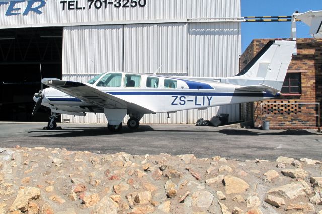 Beechcraft Baron (58) (ZS-LIY)