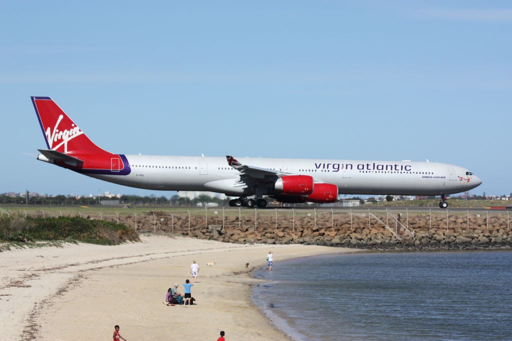 Airbus A330-300 (G-VEIL)