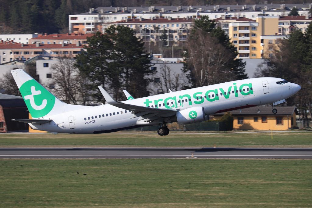 Boeing 737-800 (PH-HZE)