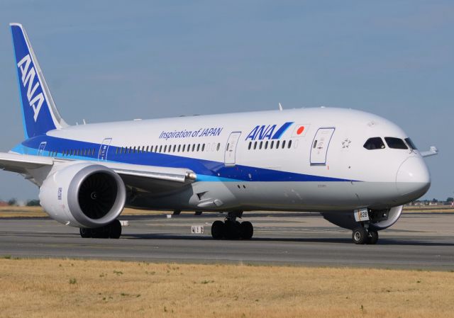 Boeing 787-8 (JA828A)