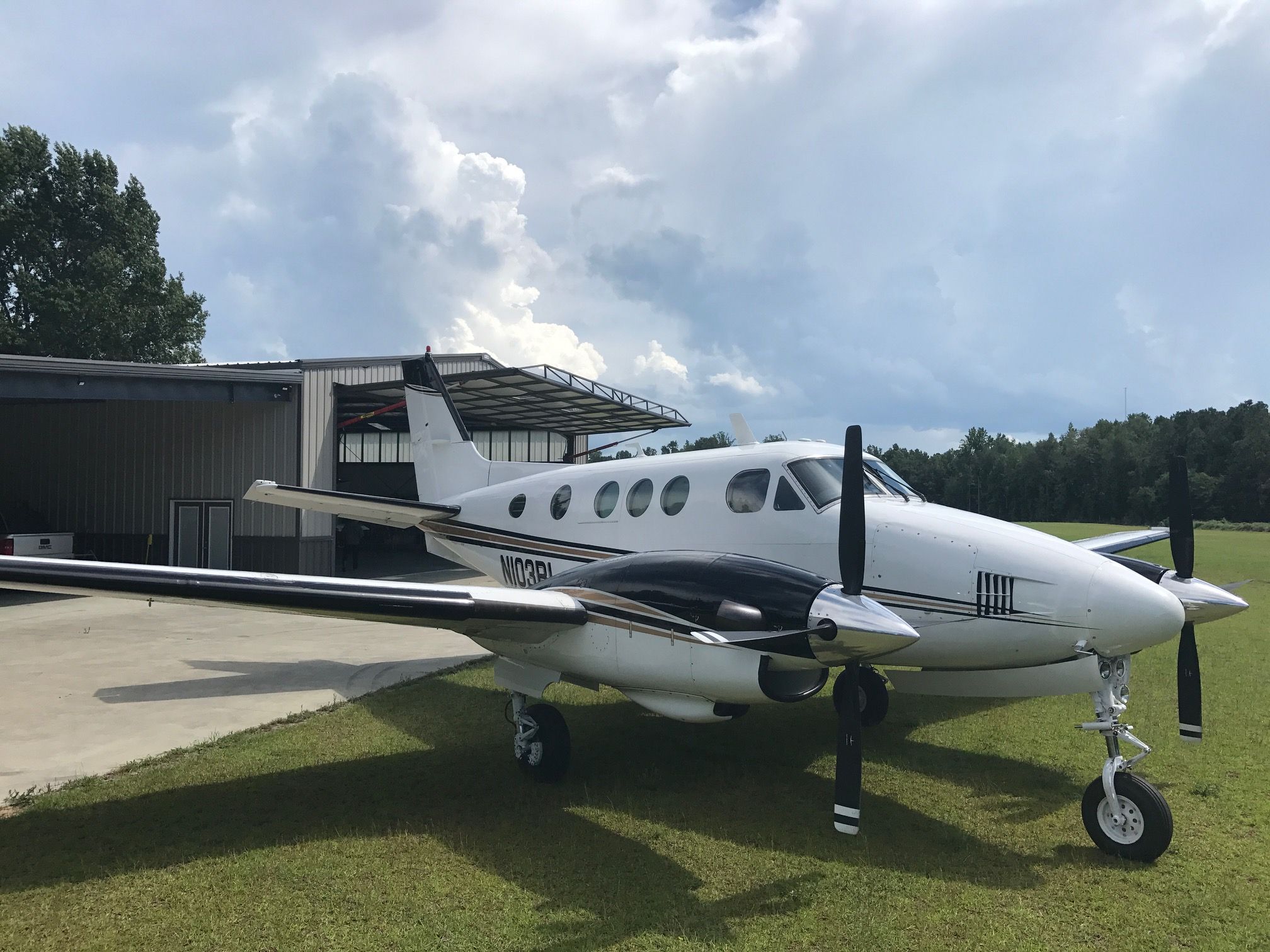 Beechcraft King Air 90 (N103BL)