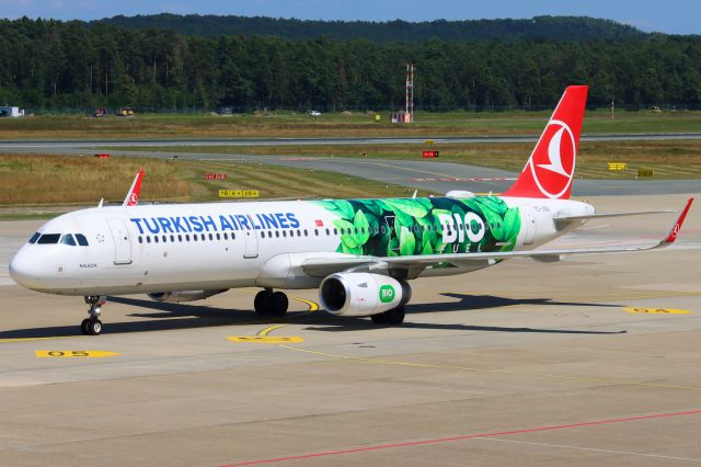 Airbus A321 (TC-JSU)