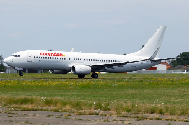 Boeing 737-800 (OM-HEX)