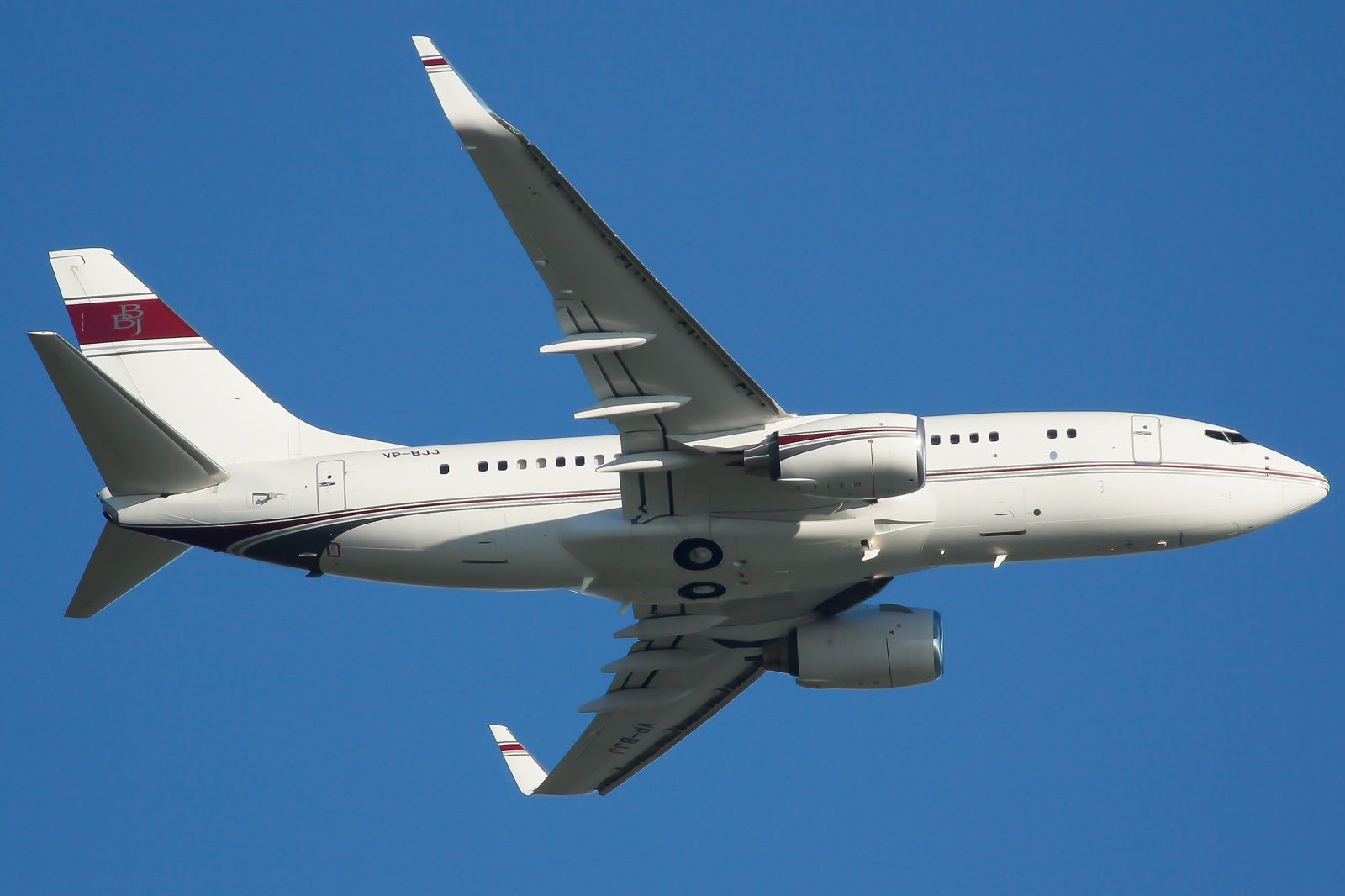 Boeing 737-700 (VP-BJJ)
