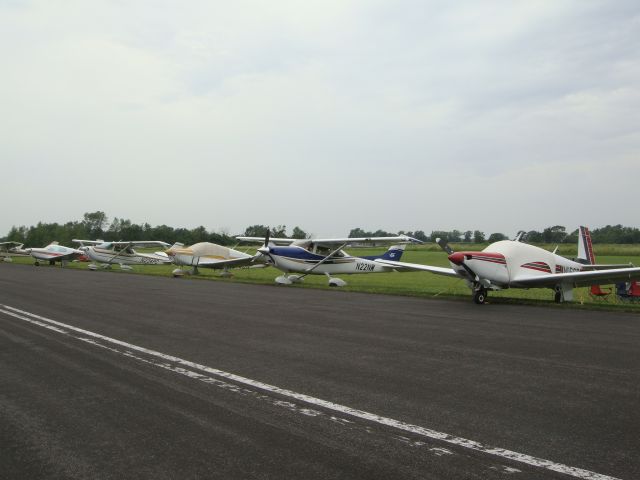 Cessna Skylane (N22NW) - Parking at FLD (Oshkosh week)