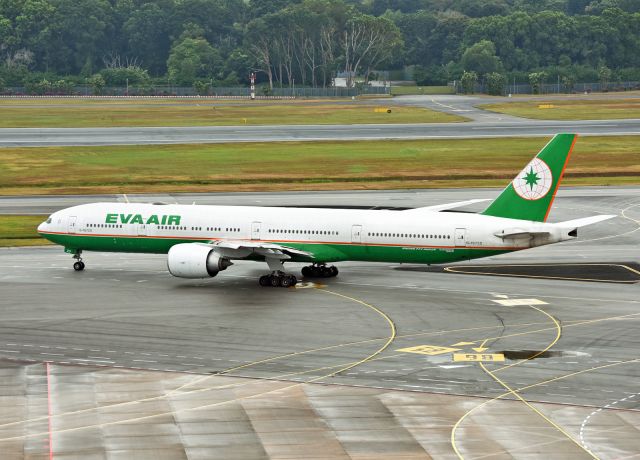 BOEING 777-300 (B-16720)