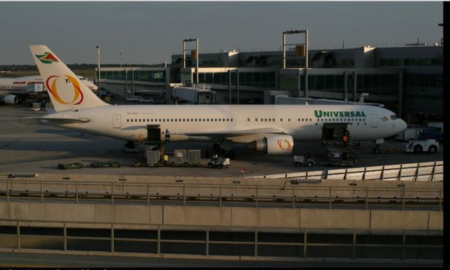 BOEING 767-300 (TF-ATT)