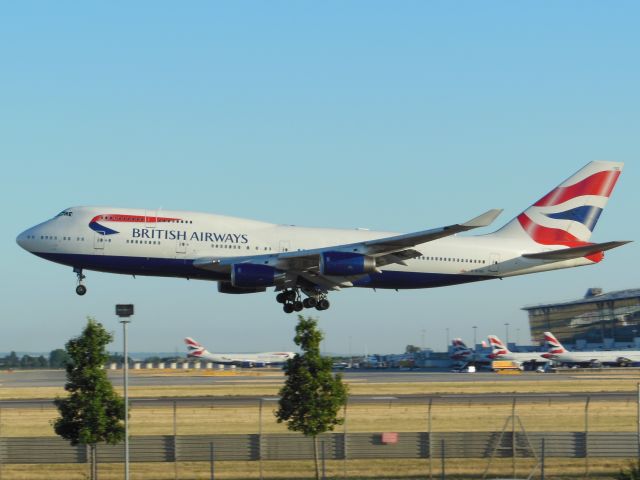 Boeing 747-400 (G-BYGG) - British Airways (BA) G-BYGG B747-436 [cn28859]br /London Heathrow (LHR). British Airways flight BA178 arriving from New York J.F. Kennedy (JFK). br /Taken from Viewing Area, T5 Thistle Hotel Bar, Bath Road (adjacent to runway 9L)br /2013 07 19  a rel=nofollow href=http://alphayankee.smugmug.com/Airlines-and-Airliners-Portfolio/Airlines/EuropeanAirlines/British-Airways-BA/https://alphayankee.smugmug.com/Airlines-and-Airliners-Portfolio/Airlines/EuropeanAirlines/British-Airways-BA//a