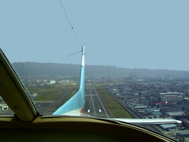 Cessna Skyhawk (JA3927) - Taking off from RWY 27 at Yao airport, Osaka.