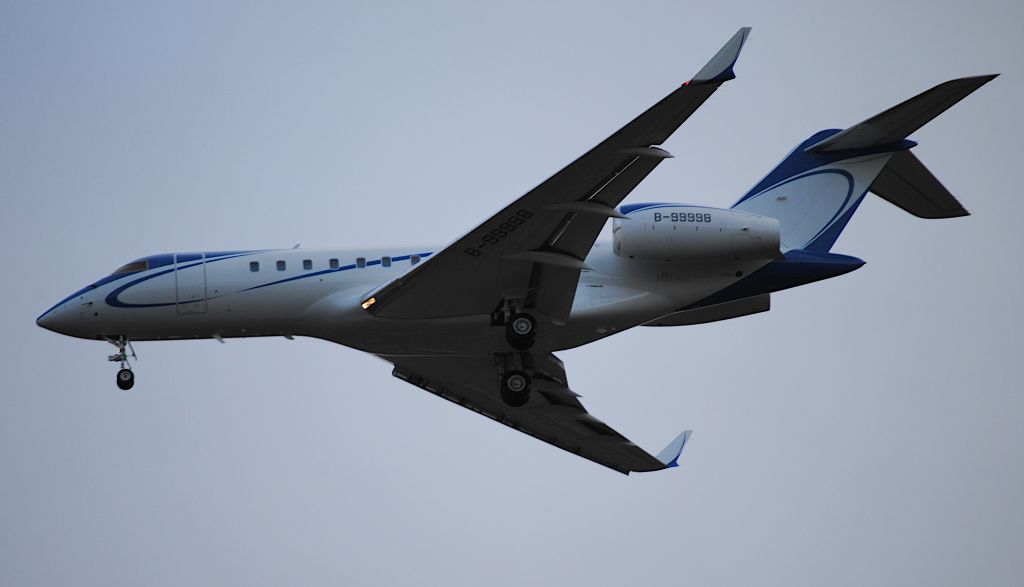 Bombardier Global 5000 (B-99998)