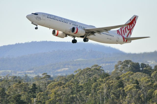 Boeing 737-800 (VH-YFF)