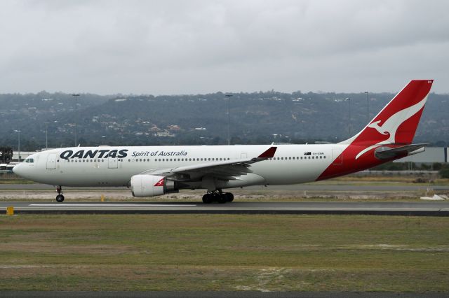 Airbus A330-300 (VH-EBN) - Airbus A330 Qantas VH-EBN Perth Intl 20/05/17