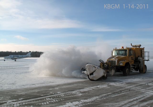 Beechcraft King Air 100 (N24EM) - The people in upstate New York are used to handle snow!