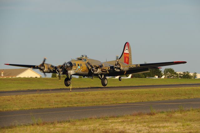 Boeing B-17 Flying Fortress (N93012)