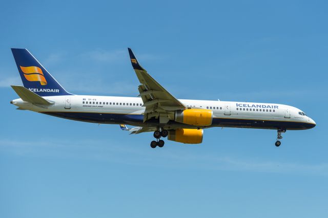 Boeing 757-200 (TF-FII)