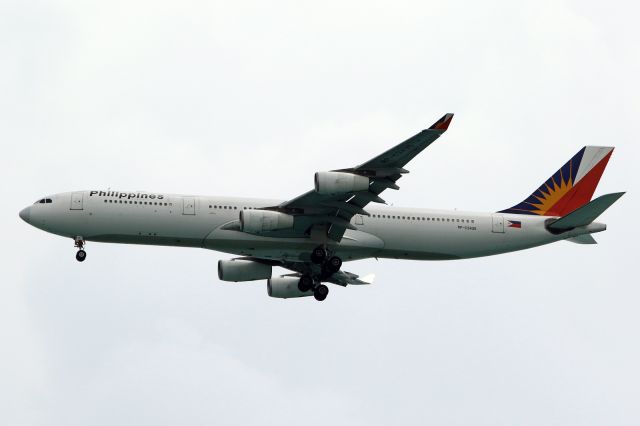 Airbus A340-300 (RP-C3435)