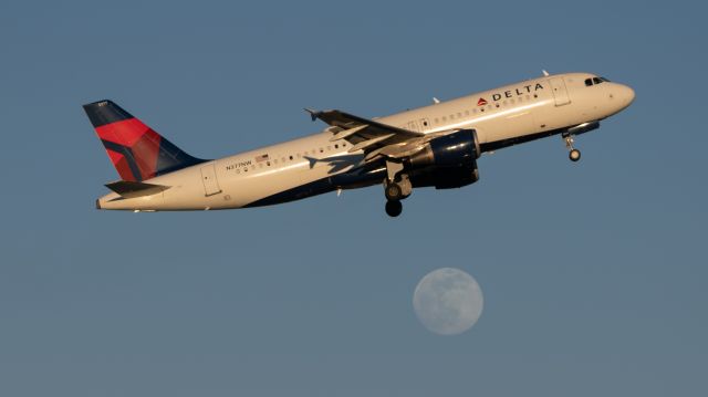 Airbus A320 (N377NW) - Delta's A320 leaps over the moon on departure 16 January 2022