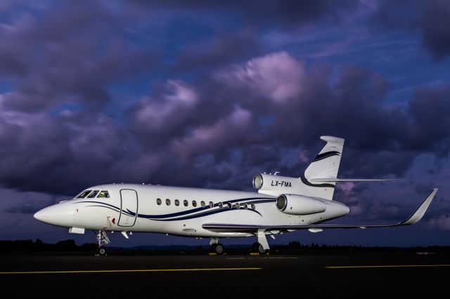 Dassault Falcon 900 (LX-FMA)