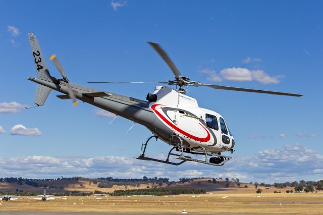 Eurocopter AS-350 AStar (VH-ENX) - Sydney Helicopters (VH-ENX) Eurocopter AS350FX2 departing Wagga Wagga Airport.