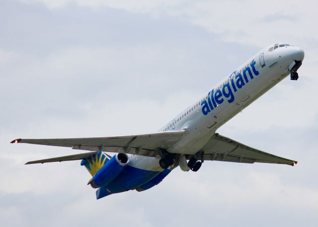 McDonnell Douglas MD-83 (N869GA) - At Shreveport Regional.