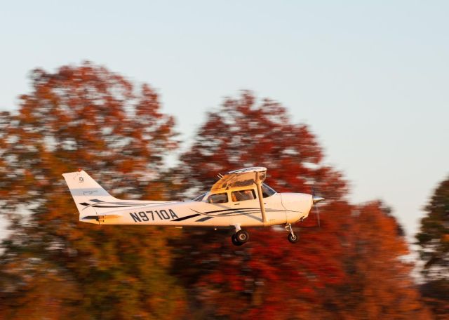 Cessna Skyhawk (N9710A)