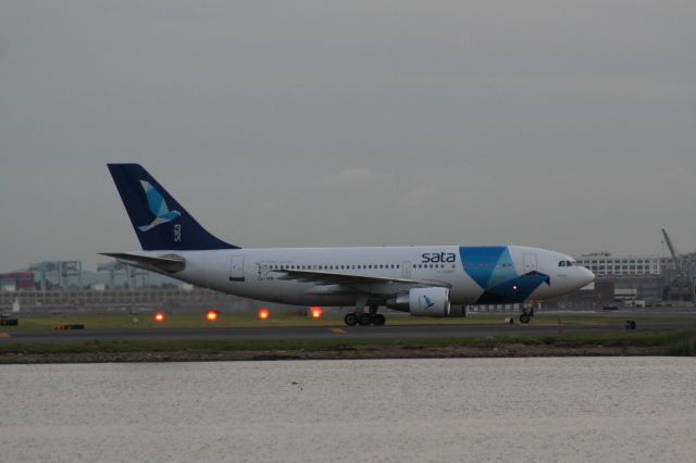 Airbus A310 (CS-TKN)