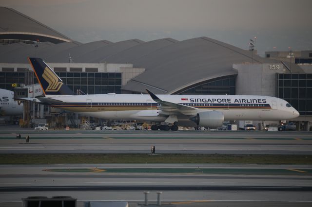 Airbus A350-900 (9V-SGC)